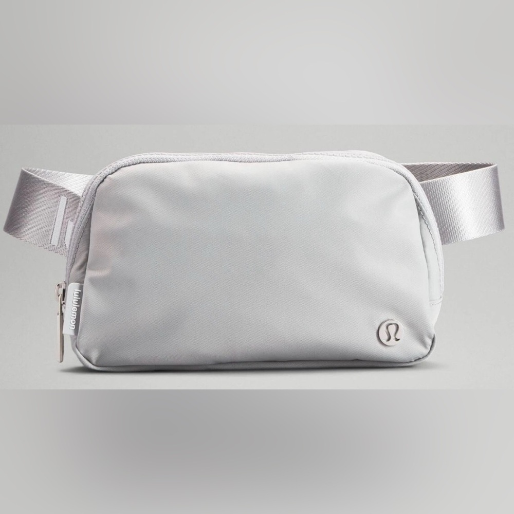 NWT Lululemon Everywhere Belt Bag Crossbody Extended Strap Silver Drop Unisex